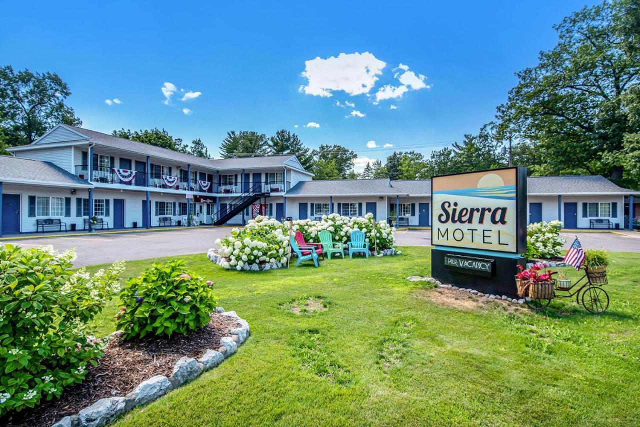The Sierra Motel Травърс Сити Екстериор снимка